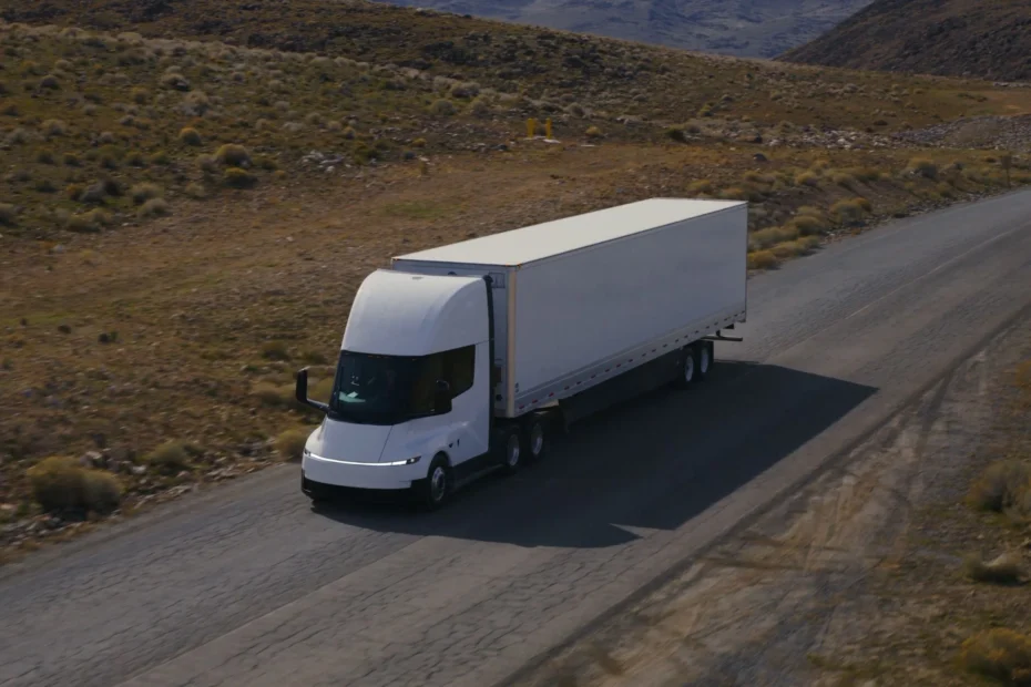 tesla-semi-launches-in-high-volume-production_feature Tesla Semi launches in high volume production
